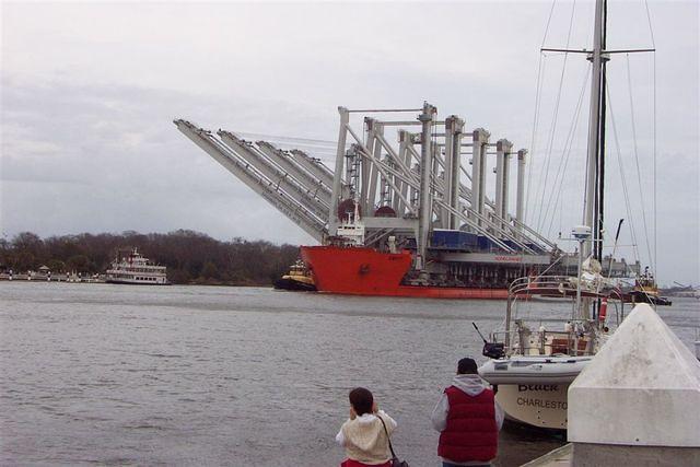 Really large crane comming into the Savanna seaport